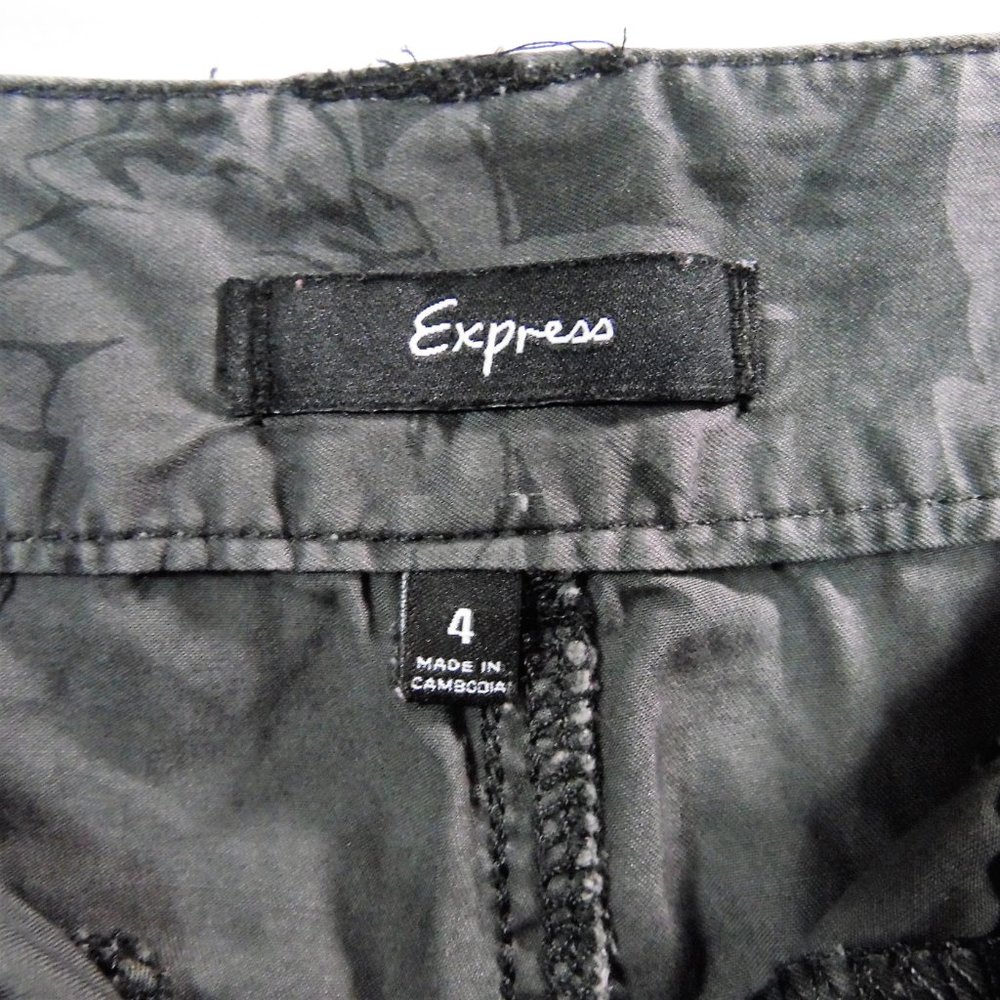 Express Shorts - Picture 8 of 8